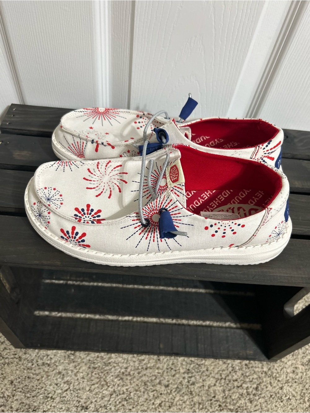 Hey Dude Women’s Wendy Fireworks Casual Shoes Sz 7 EUC - Picture 3 of 7